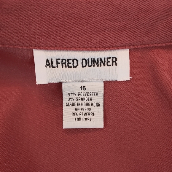 Shirt / Jacket with detailed stitch trimming by Alfred Dunner: Size 16. - Picture 9 of 10